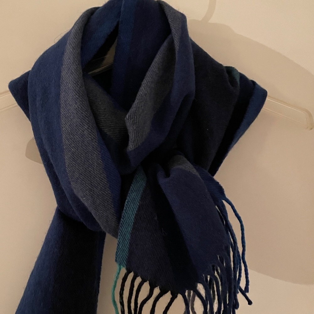 Marja Kurki- Pure Fine Wool Scarf Shawl Wrap ( 76x12) Blues New!